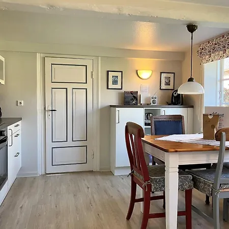 Haus 25 In 別荘 Oldsum