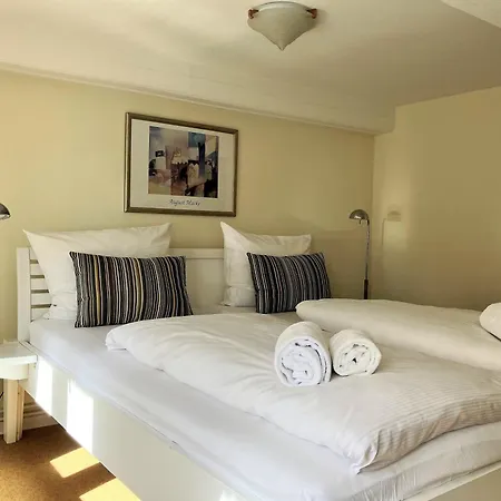 Haus 25 In 別荘 Oldsum